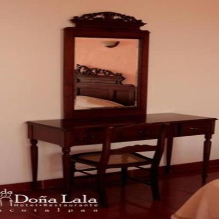 Hotel Posada Dona Lala Tlacotalpan Exteriör bild