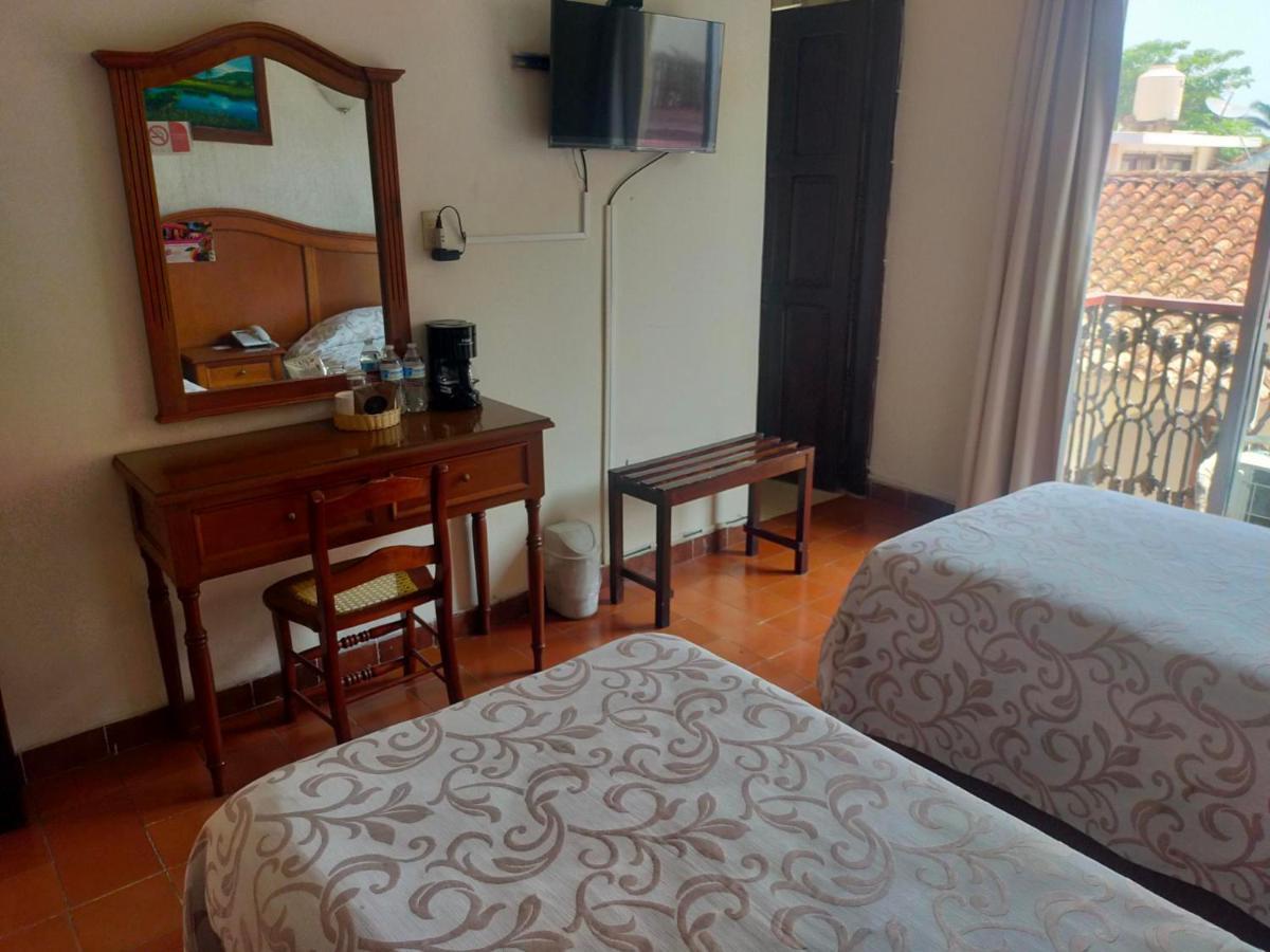 Hotel Posada Dona Lala Tlacotalpan Exteriör bild