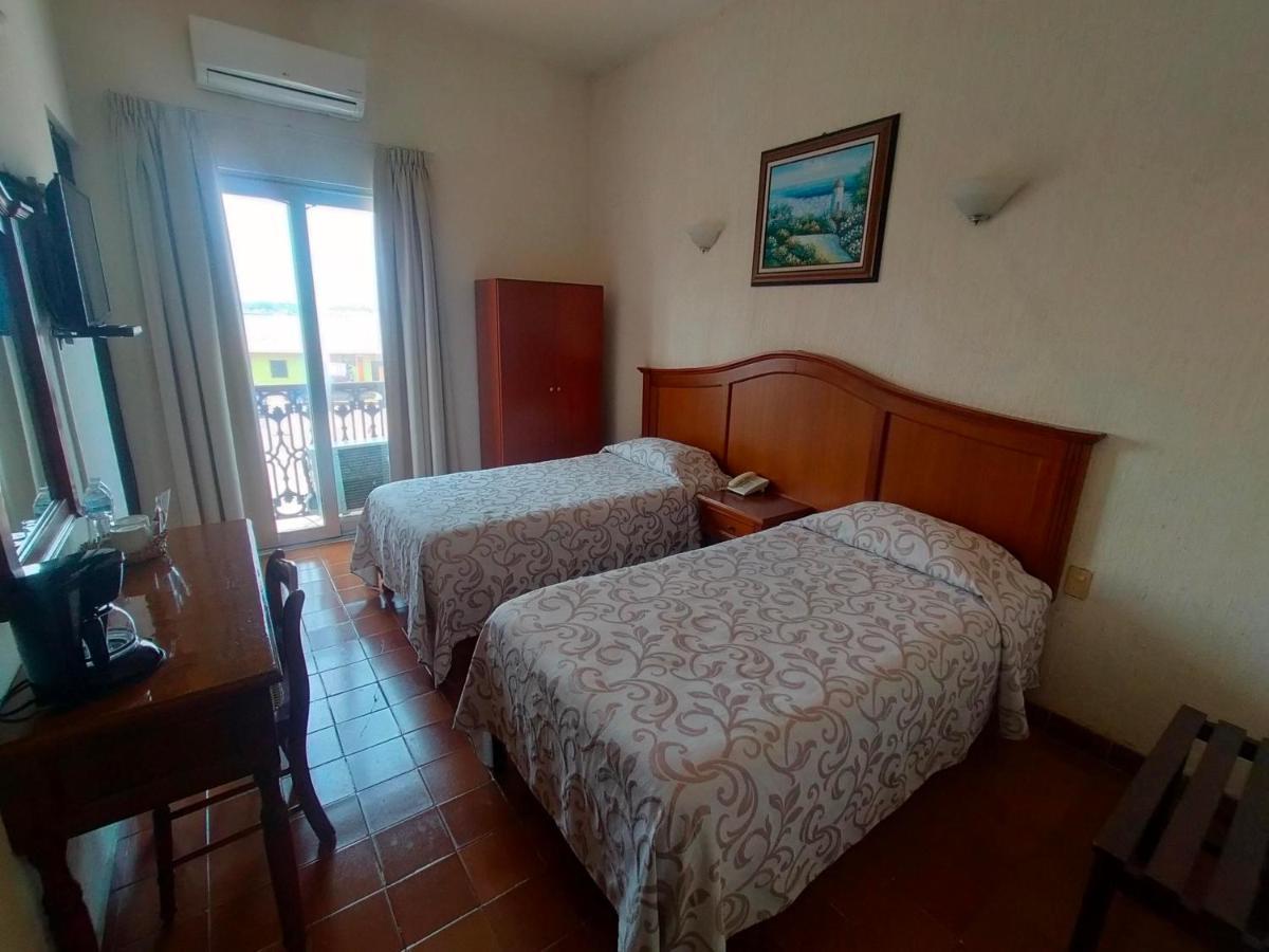 Hotel Posada Dona Lala Tlacotalpan Exteriör bild