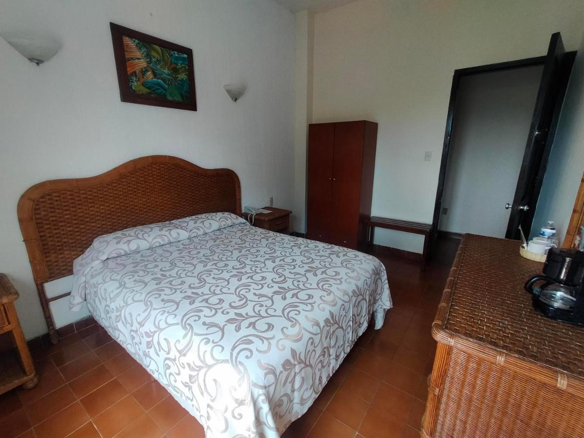 Hotel Posada Dona Lala Tlacotalpan Exteriör bild